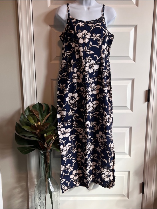 Hilo Hattie Dresses & Skirts - HILO HATTIE Hawaiian Hibiscus Midi Dress Size M